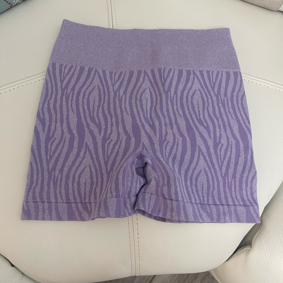 Stretchy striped shorts - Picture 4 of 4
